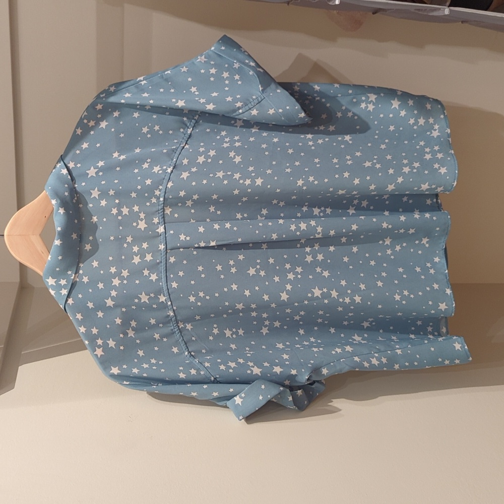Star pattern blouse NWOT - Picture 3 of 3